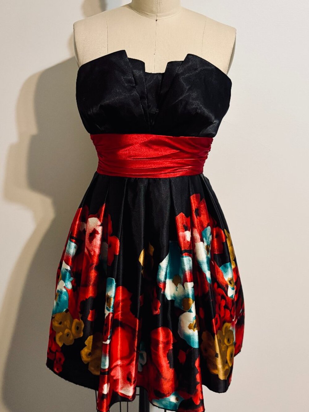 B. Darlin Strapless Fit and Flare Vintage Inspired Satin Dress Size 3/4